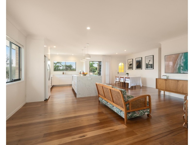 5 Sapwood Court, Elanora QLD 4221