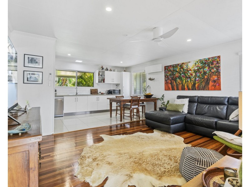 10 Narbine Street, Currumbin Waters QLD 4223