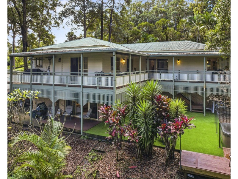 8 Raleigh Terrace, Currumbin Waters QLD 4223