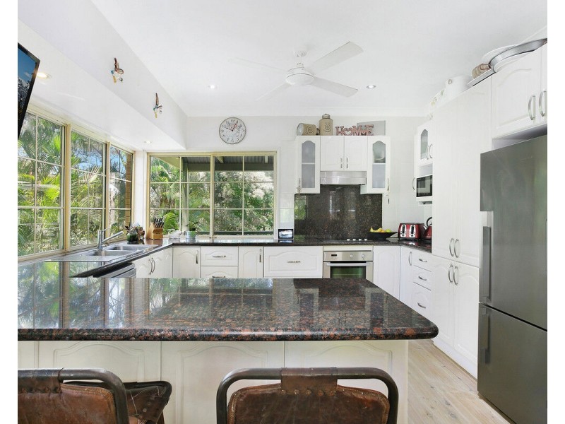 8 Raleigh Terrace, Currumbin Waters QLD 4223