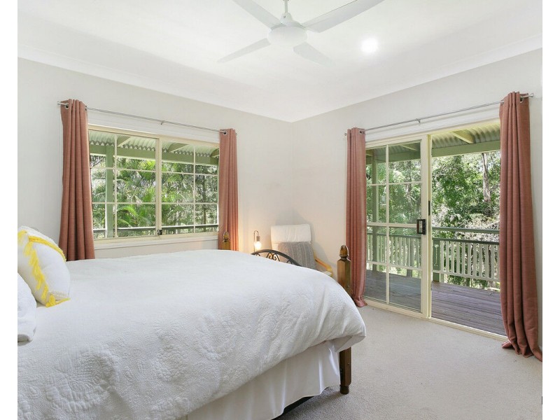 8 Raleigh Terrace, Currumbin Waters QLD 4223