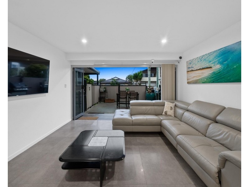 1/8 Bali Avenue, Palm Beach QLD 4221