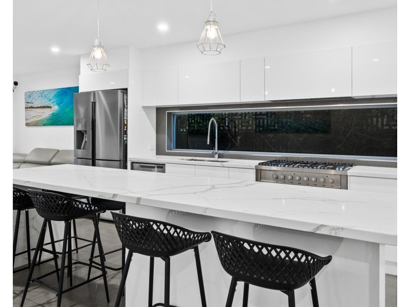 1/8 Bali Avenue, Palm Beach QLD 4221