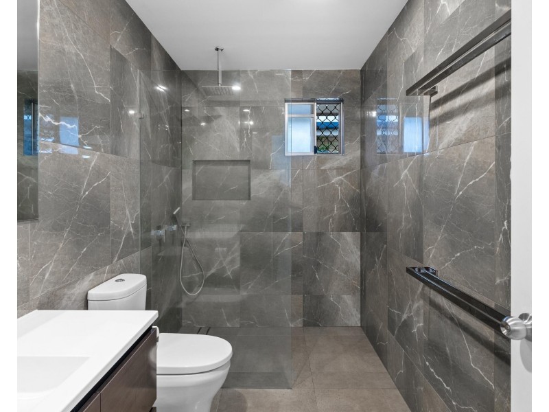 1/8 Bali Avenue, Palm Beach QLD 4221