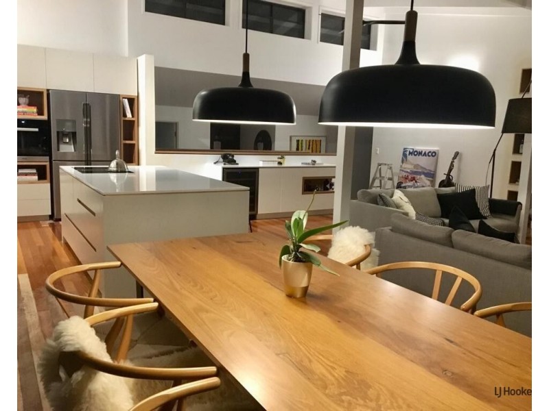 12 Cheshire Grove, Elanora QLD 4221