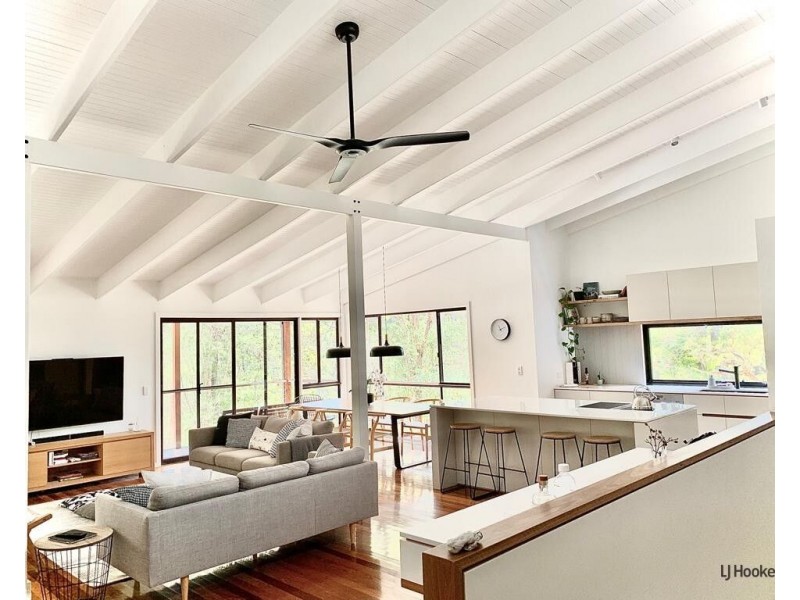 12 Cheshire Grove, Elanora QLD 4221