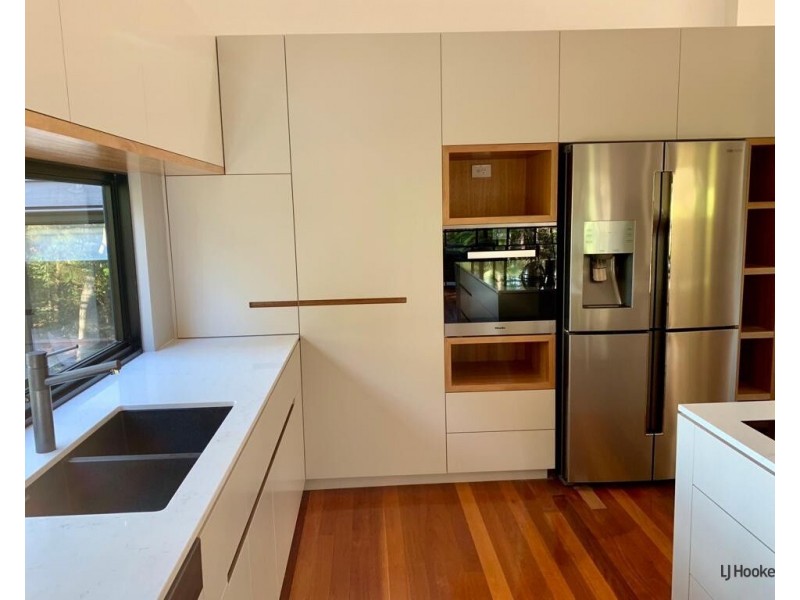 12 Cheshire Grove, Elanora QLD 4221