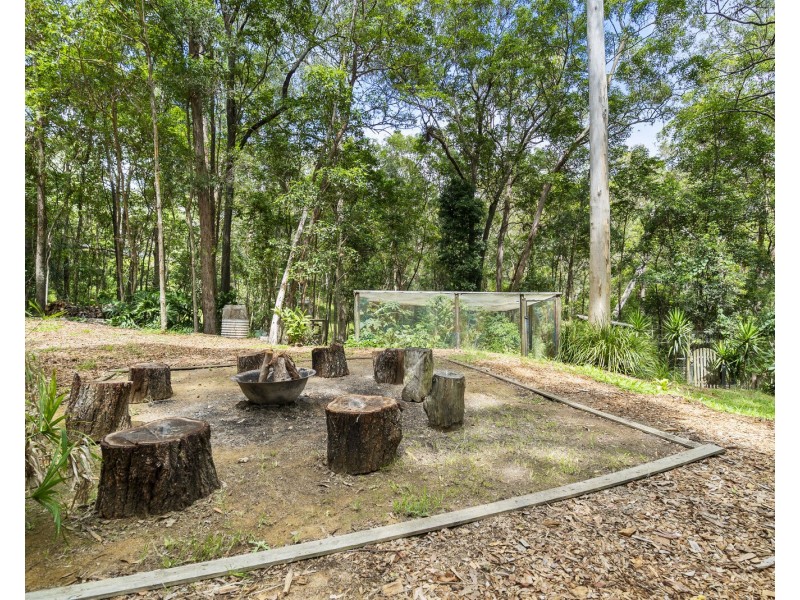 12 Cheshire Grove, Elanora QLD 4221