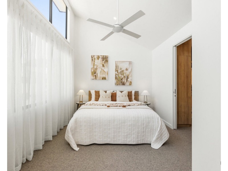 3/8 Miles Street, Coolangatta QLD 4225