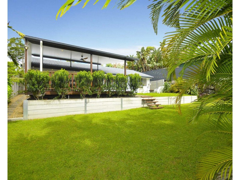 8 Darnel Street, Elanora QLD 4221