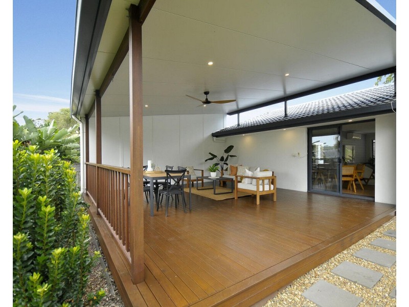 8 Darnel Street, Elanora QLD 4221