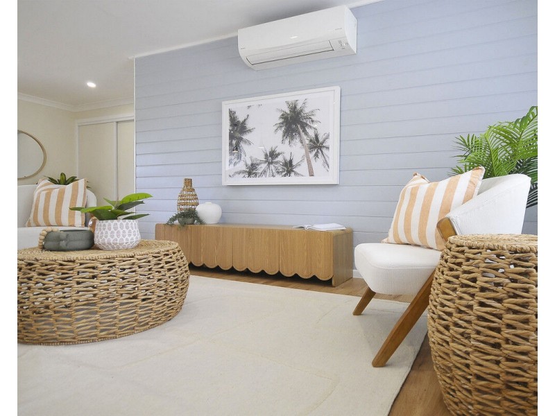 8 Darnel Street, Elanora QLD 4221