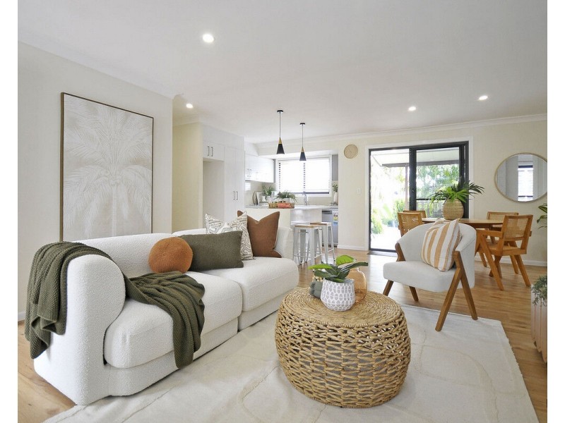 8 Darnel Street, Elanora QLD 4221