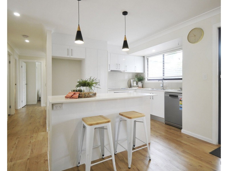 8 Darnel Street, Elanora QLD 4221