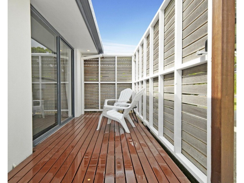 8 Darnel Street, Elanora QLD 4221