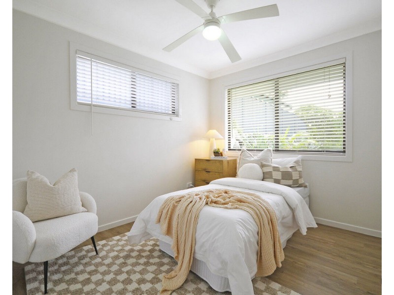 8 Darnel Street, Elanora QLD 4221