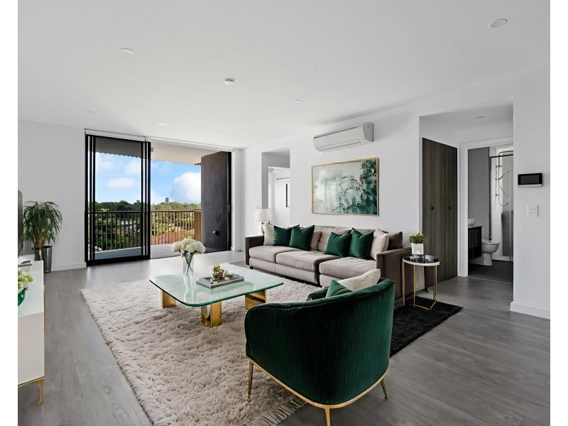 304/135 Eugaree Street, Southport QLD 4215