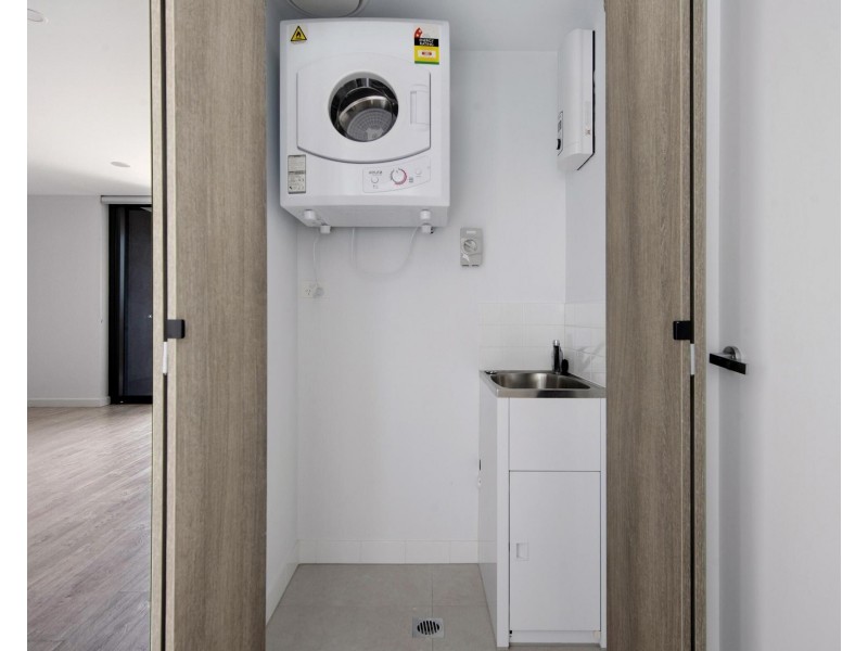 304/135 Eugaree Street, Southport QLD 4215