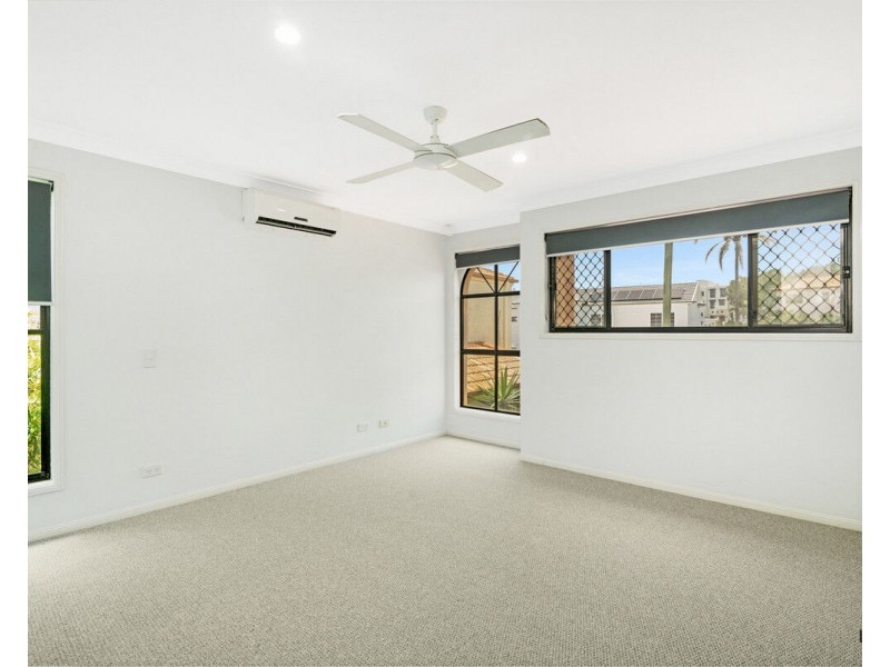 1/86 Sunshine Parade, Miami QLD 4220