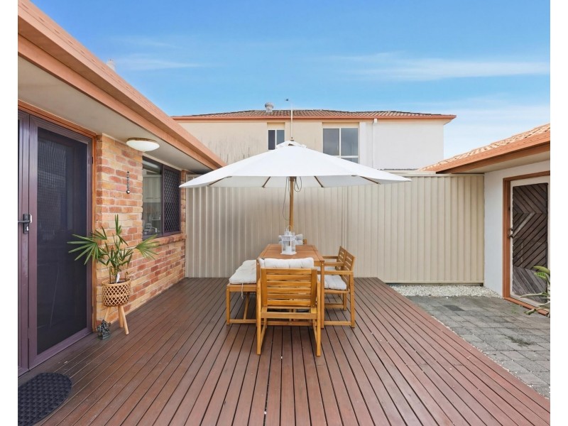 2/12 Maud Street, Tugun QLD 4224