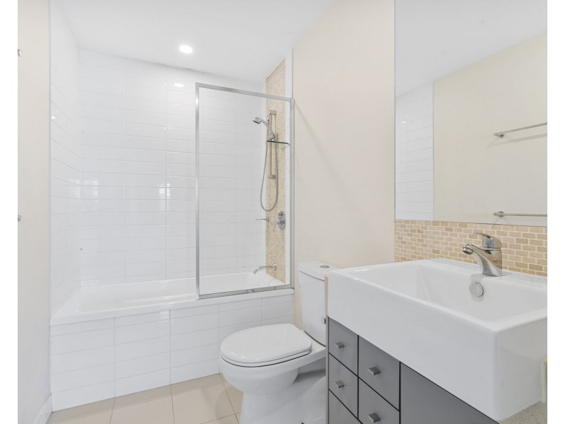 2211/10 Fifth Avenue, Palm Beach QLD 4221