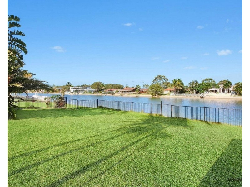 54 Parnki Parade, Palm Beach QLD 4221