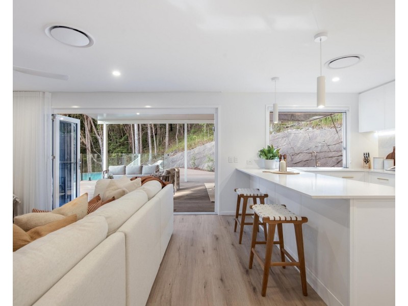 206 Tierney Drive, Currumbin Waters QLD 4223