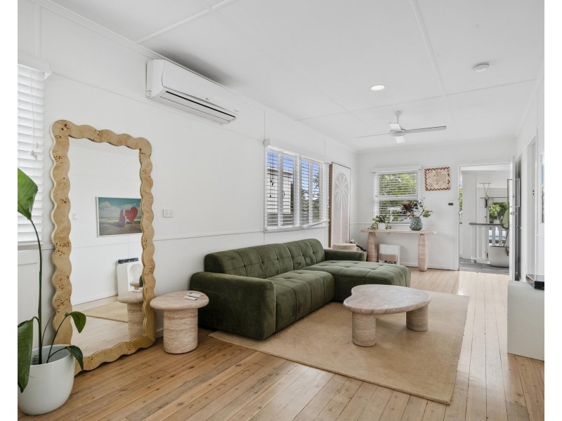 103 Sunshine Parade, Miami QLD 4220