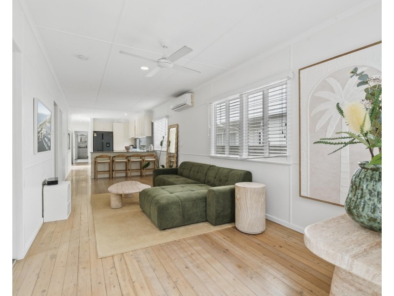 103 Sunshine Parade, Miami QLD 4220