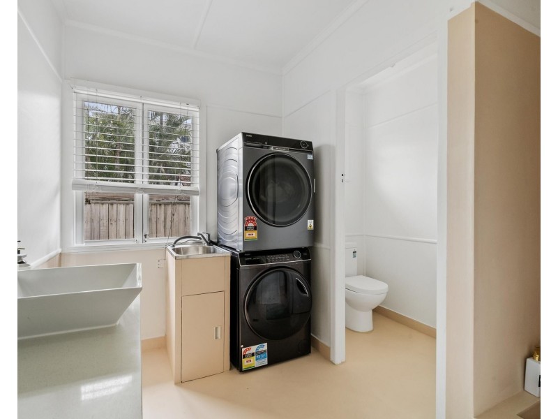 103 Sunshine Parade, Miami QLD 4220