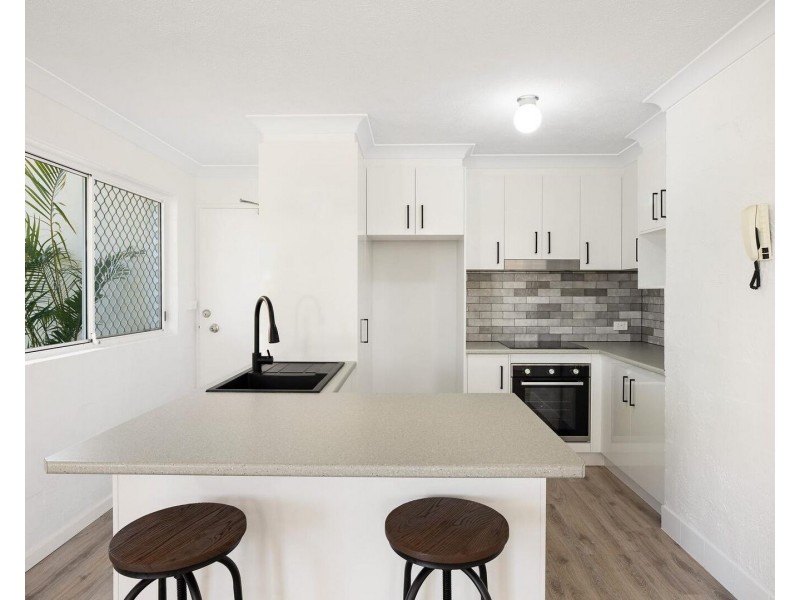 2/18-20 Garrick Street, Coolangatta QLD 4225
