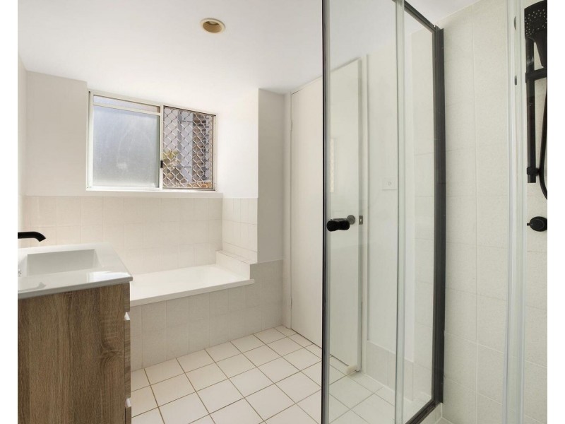 2/18-20 Garrick Street, Coolangatta QLD 4225