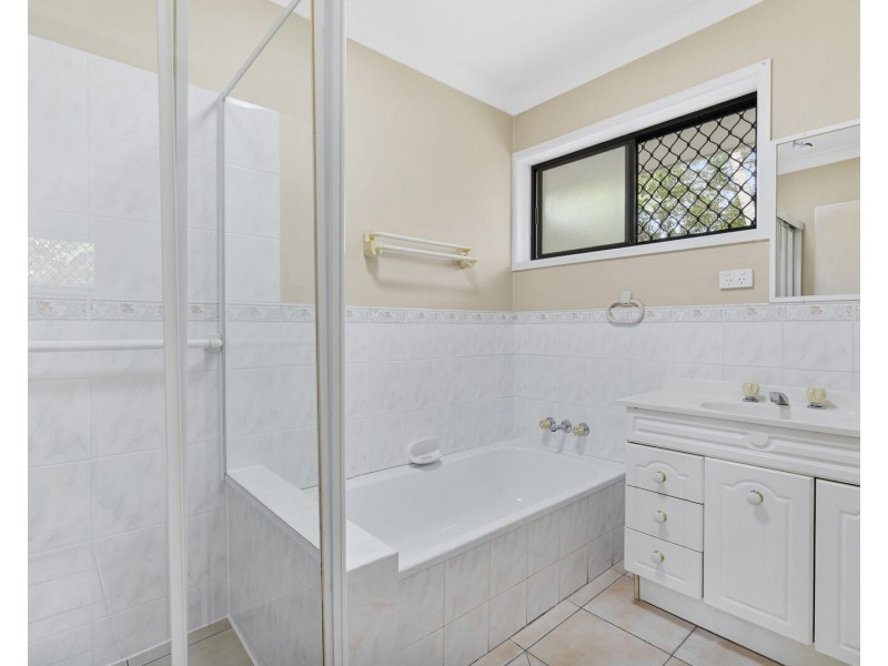 2/16 Doggett Drive, Miami QLD 4220