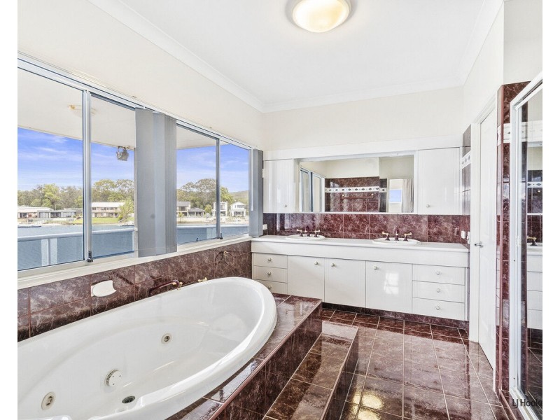 86 Melaleuca Drive, Palm Beach QLD 4221