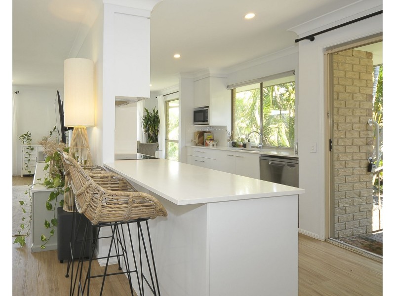 22 Kalmia Court, Elanora QLD 4221