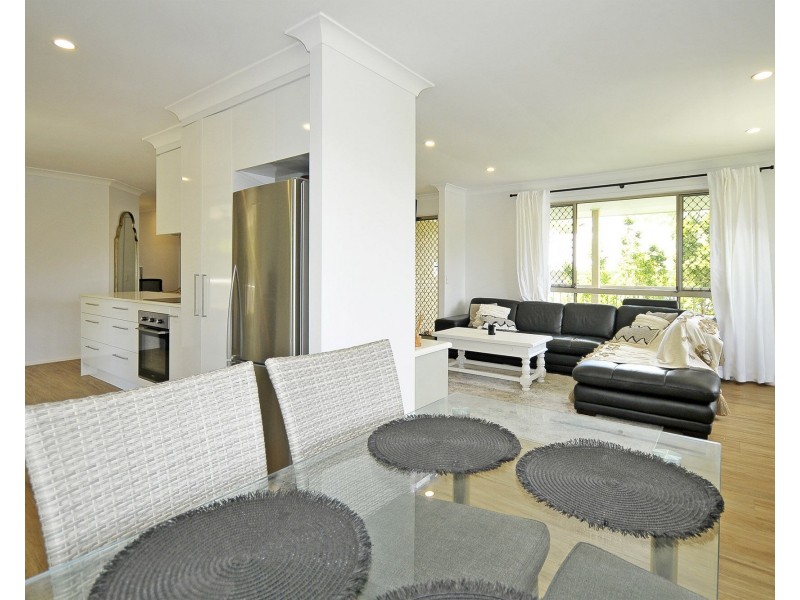 22 Kalmia Court, Elanora QLD 4221