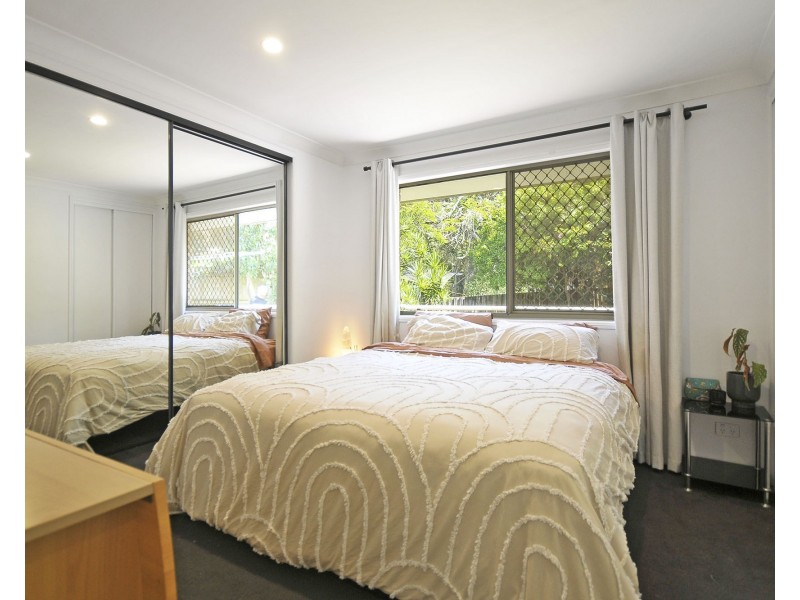 22 Kalmia Court, Elanora QLD 4221