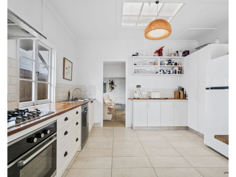 234 Jefferson Lane, Palm Beach QLD 4221