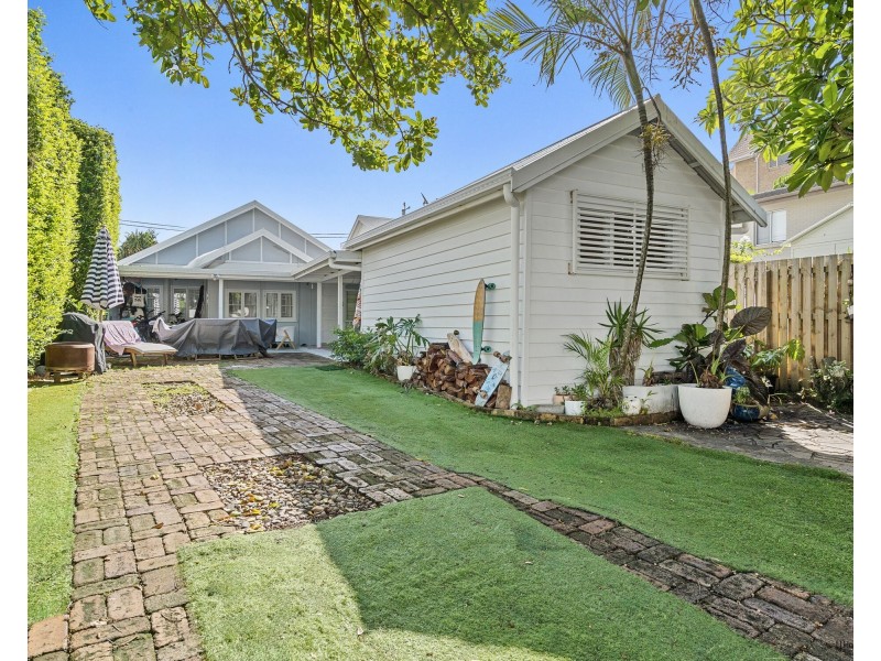 234 Jefferson Lane, Palm Beach QLD 4221
