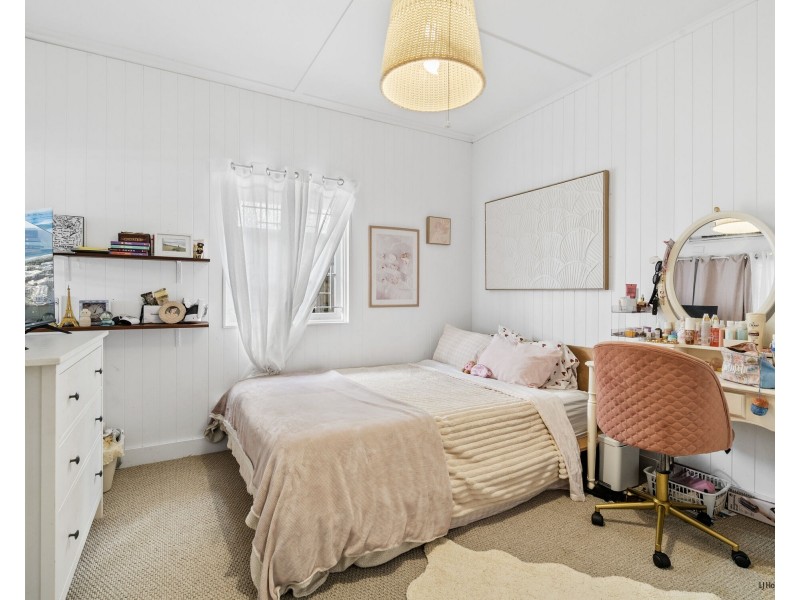 234 Jefferson Lane, Palm Beach QLD 4221