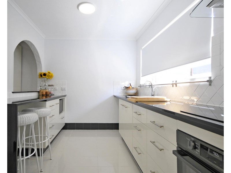 1/69 Golden Four Drive, Bilinga QLD 4225