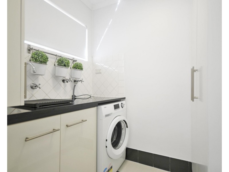 1/69 Golden Four Drive, Bilinga QLD 4225