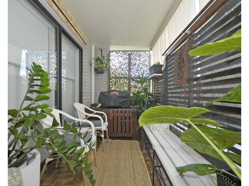 1/69 Golden Four Drive, Bilinga QLD 4225