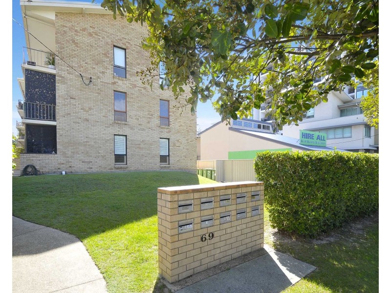 1/69 Golden Four Drive, Bilinga QLD 4225