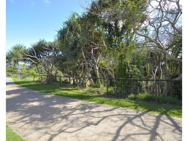 1/69 Golden Four Drive, Bilinga QLD 4225