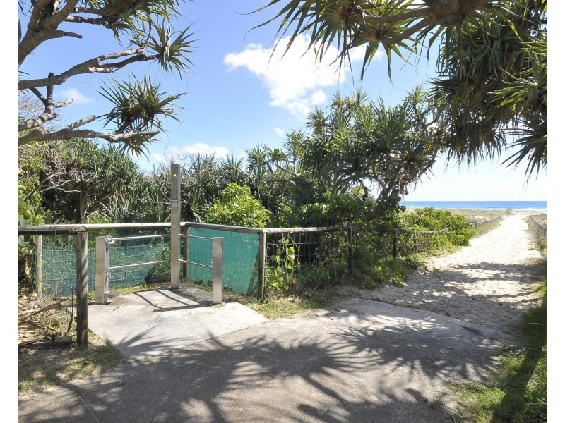 1/69 Golden Four Drive, Bilinga QLD 4225