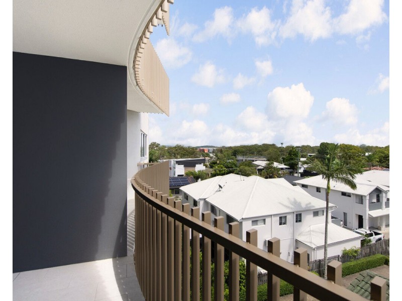 304/135 Eugaree Street, Southport QLD 4215