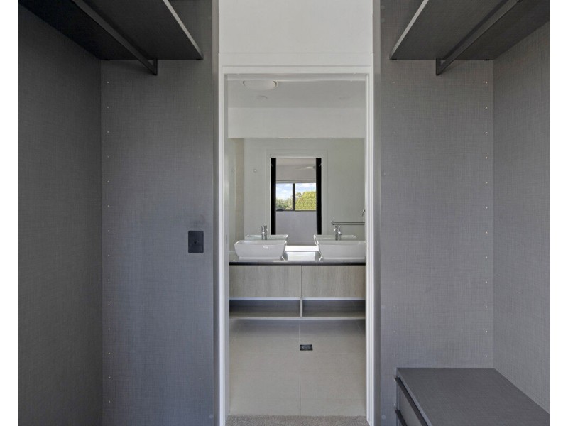 304/135 Eugaree Street, Southport QLD 4215