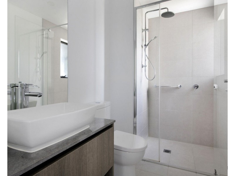 304/135 Eugaree Street, Southport QLD 4215