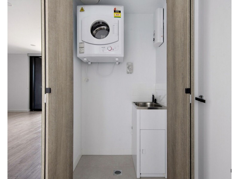 304/135 Eugaree Street, Southport QLD 4215